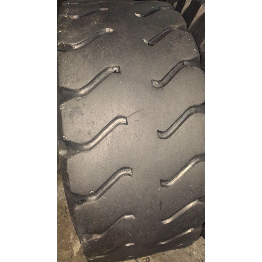 ban loader bekas 17.5-25