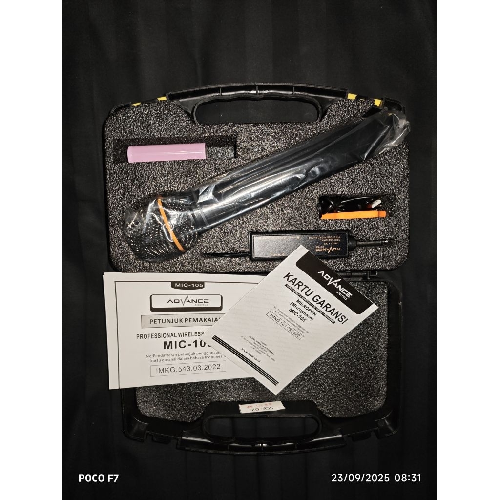 mic wireless advance 105