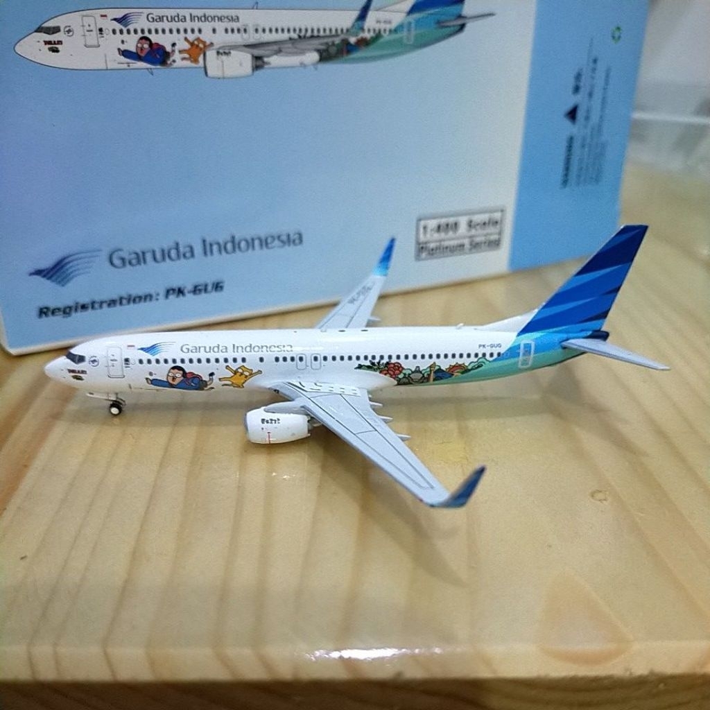 Garuda Indonesia Boeing 737-800 PK-GUG Tahi Lalat livery Phoenix 1:400