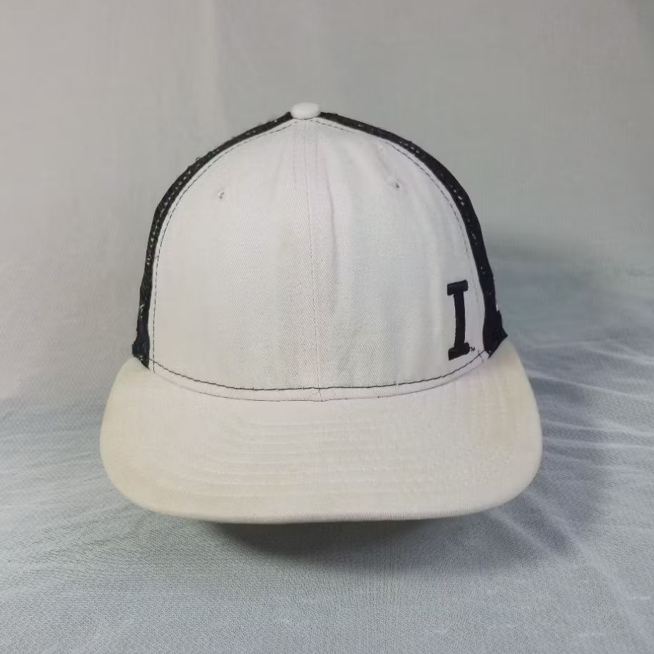 Topi Trucker Vintage Iowa Hawkeyes NCAA Basketball Team New Era Made In USA