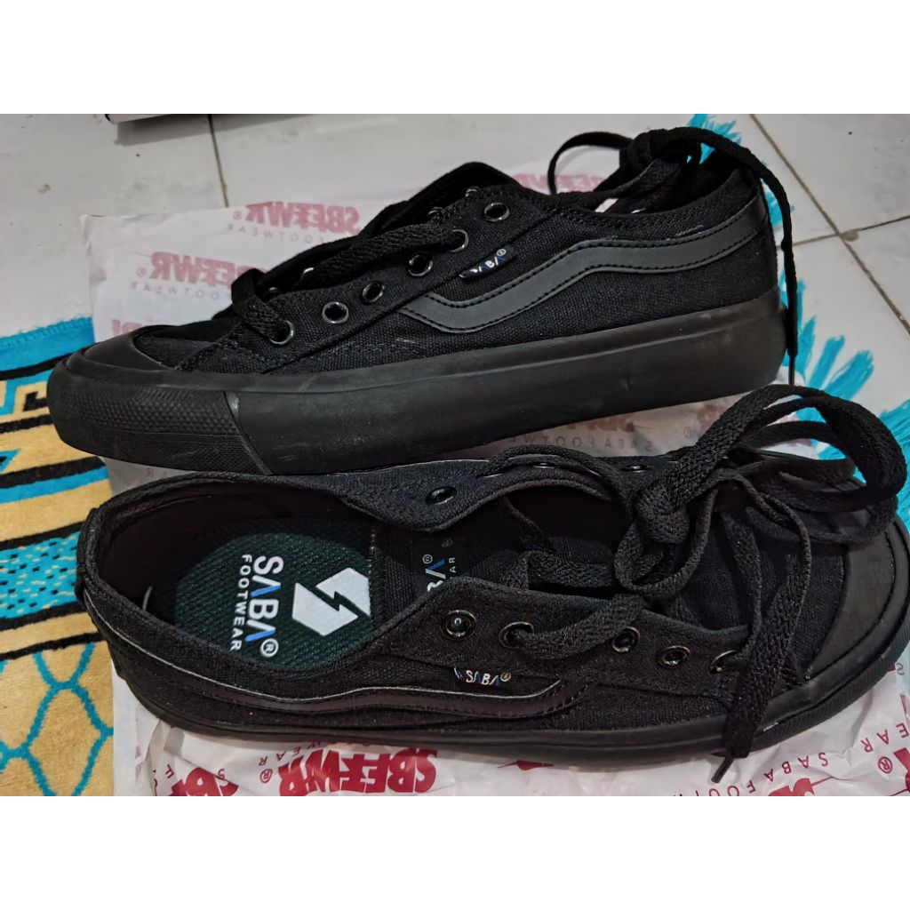 sepatu saba footwear size 41 warna hitam Casual Shoes Pria Sneaker