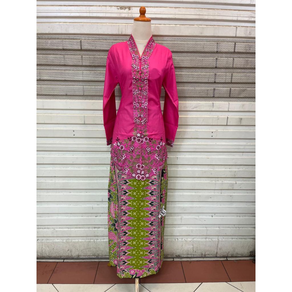 Setelan Kebaya Encim Modern Katun Toyobo Motif Bordir Bunga
