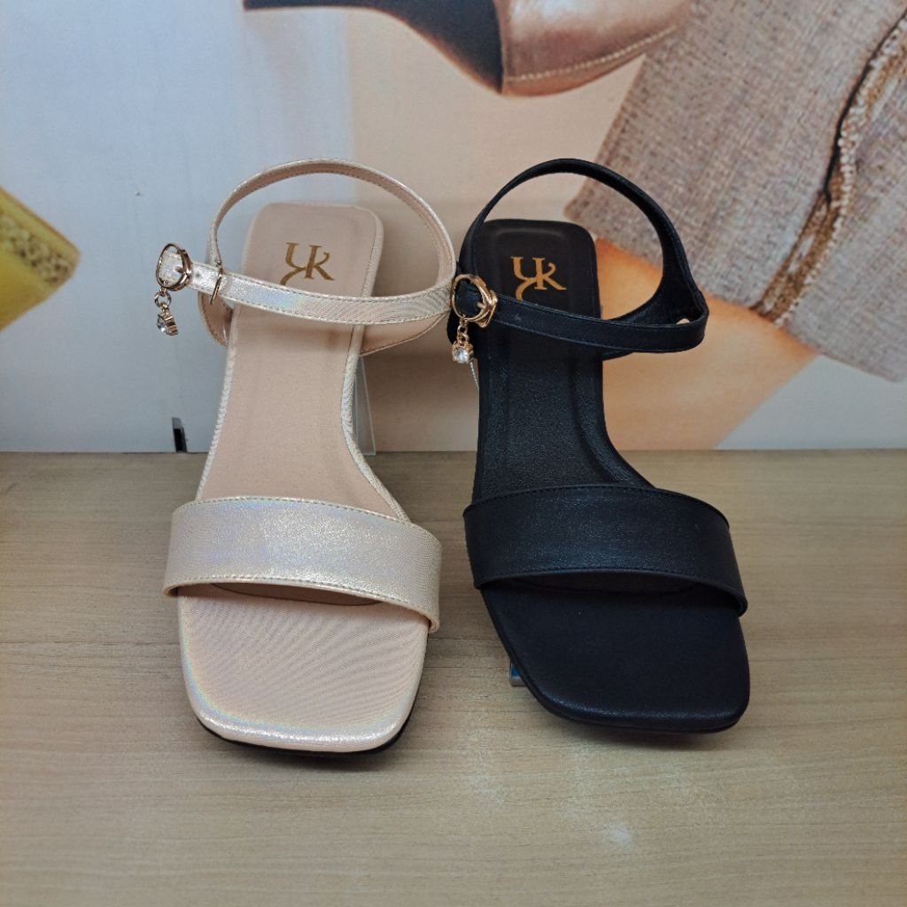 Sandal wanita YONGKI KOMALADI