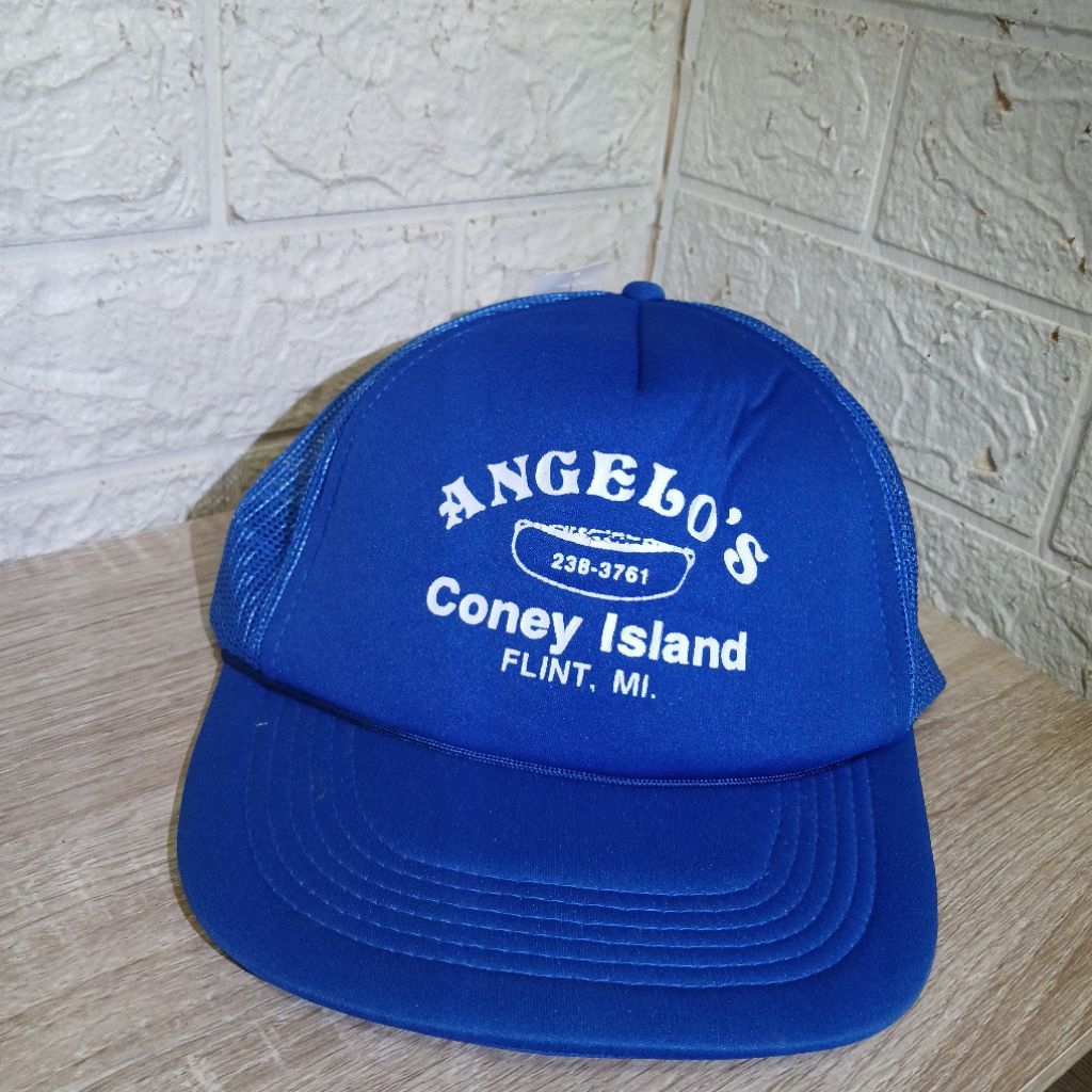 Topi brand