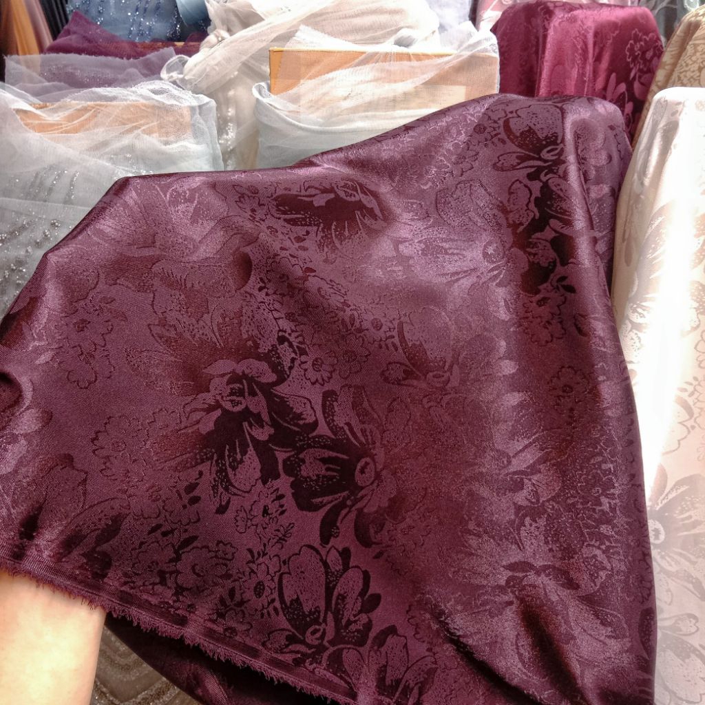 Kain Jacquard Silk Motif Premium