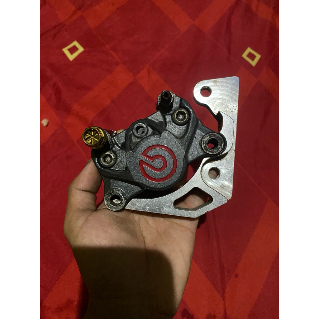 KALIPER BREMBO + BREKET DEPAN NMAX OLD