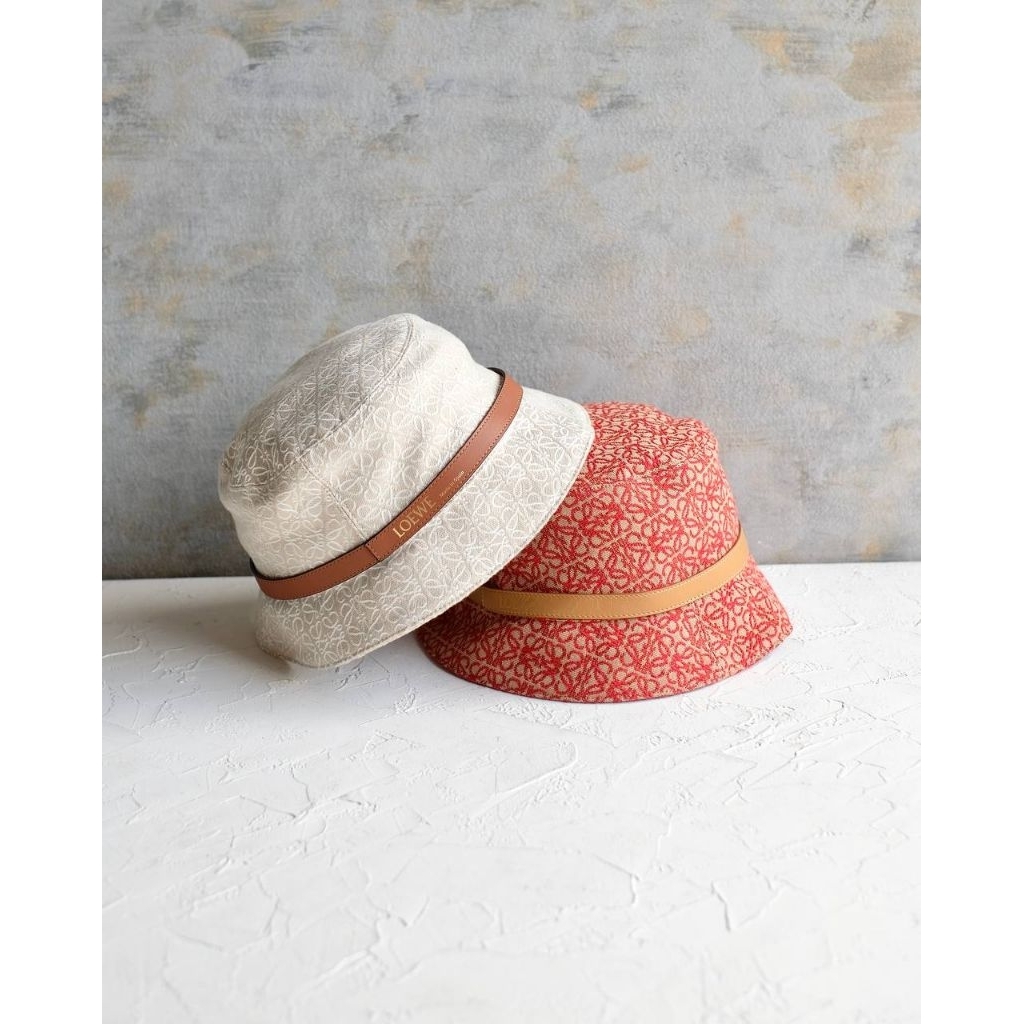 Loewe Anagram Bucket Hat in :• Ecru/Soft White & Red/ Warm Dessert