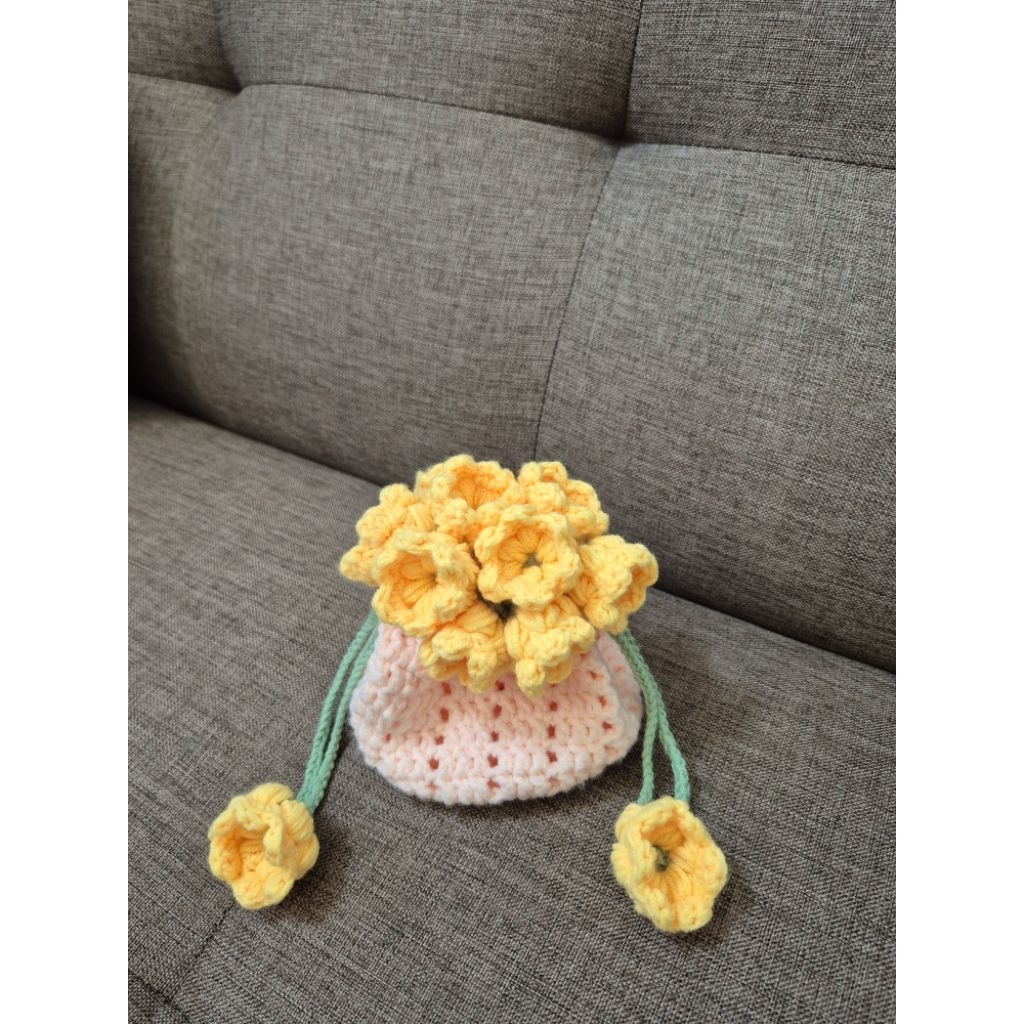 POUCH BUNGA RAJUT