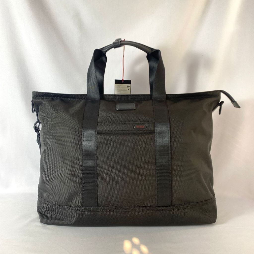 Tumi carryall tote lg black BHW