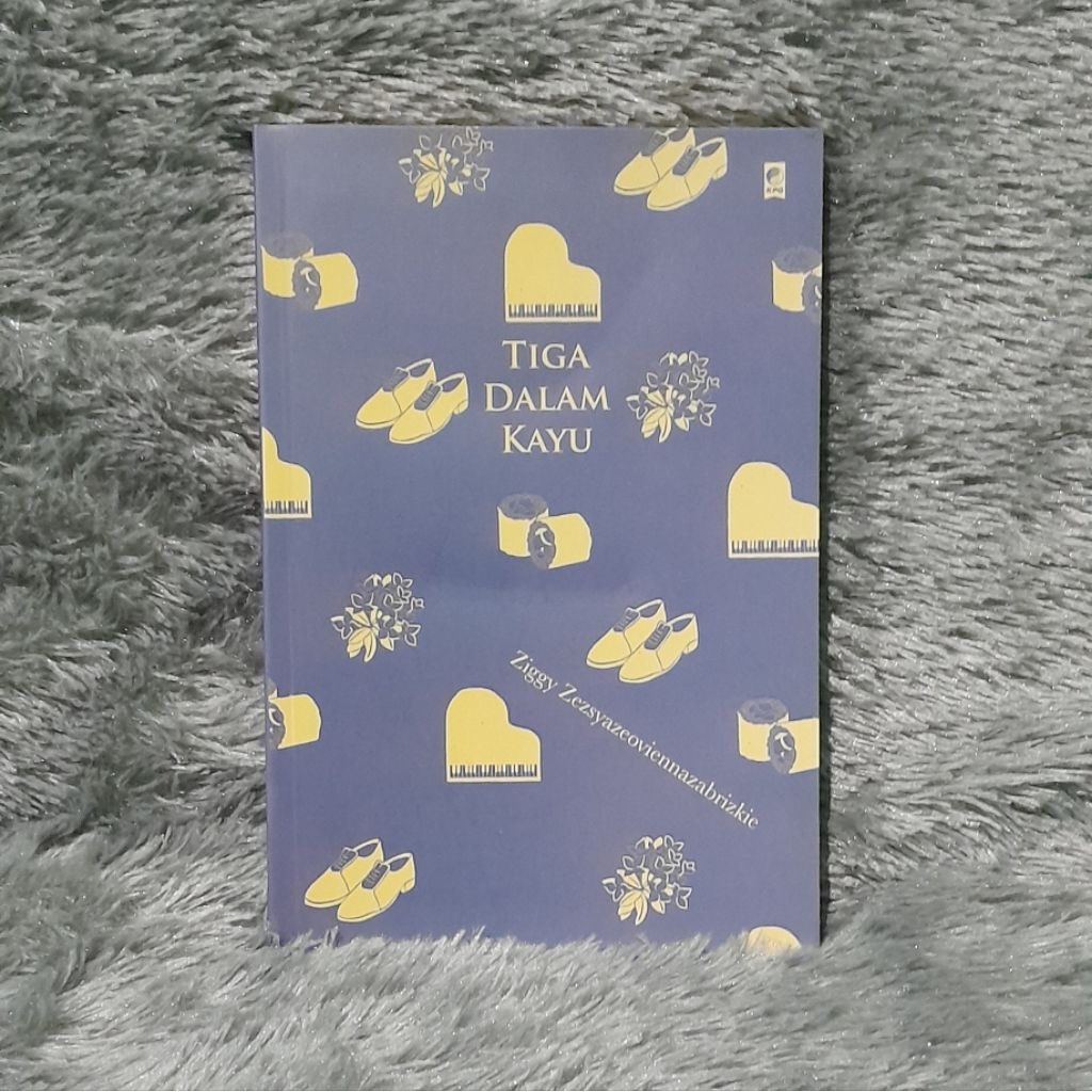 Buku Ori Preloved Novel Ziggy Zezsyazeoviennazabrizkie Tiga dalam Kayu (2022)