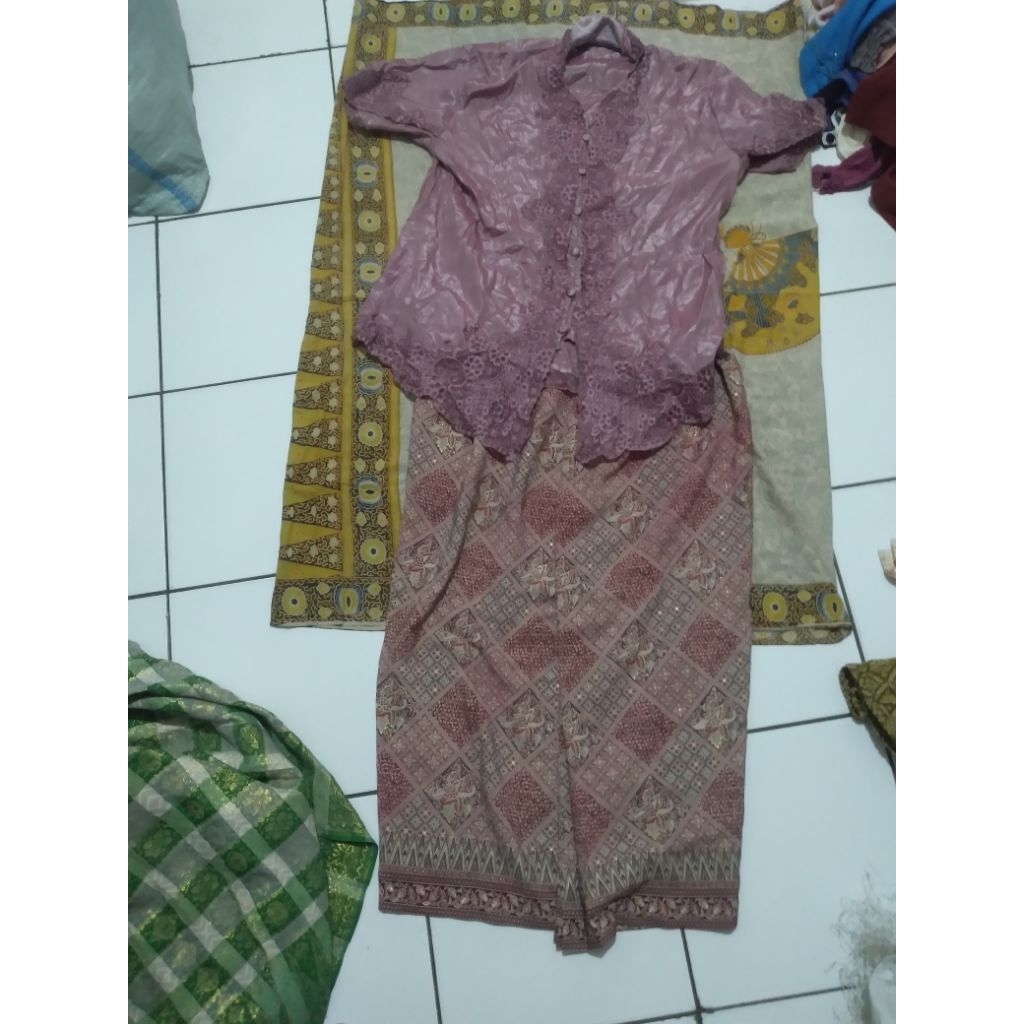 kebaya 1 stel