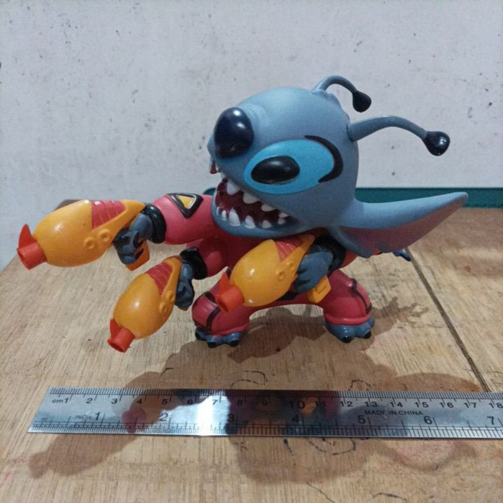 Stitch baju merah ori