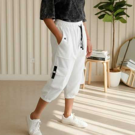 Celana Jogger Cargo Wanita Putih 7/8 Bahan Adem Saku Banyak