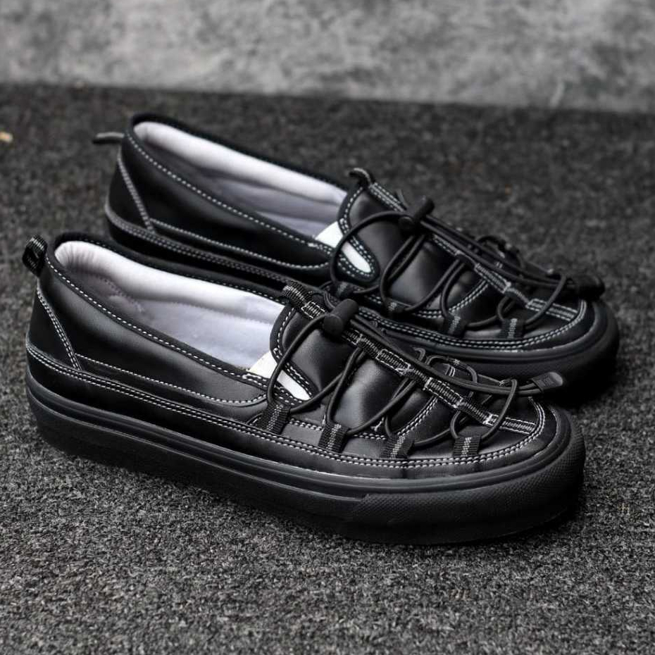 Sepatu Sneakers Casual Selop Wanita Pria