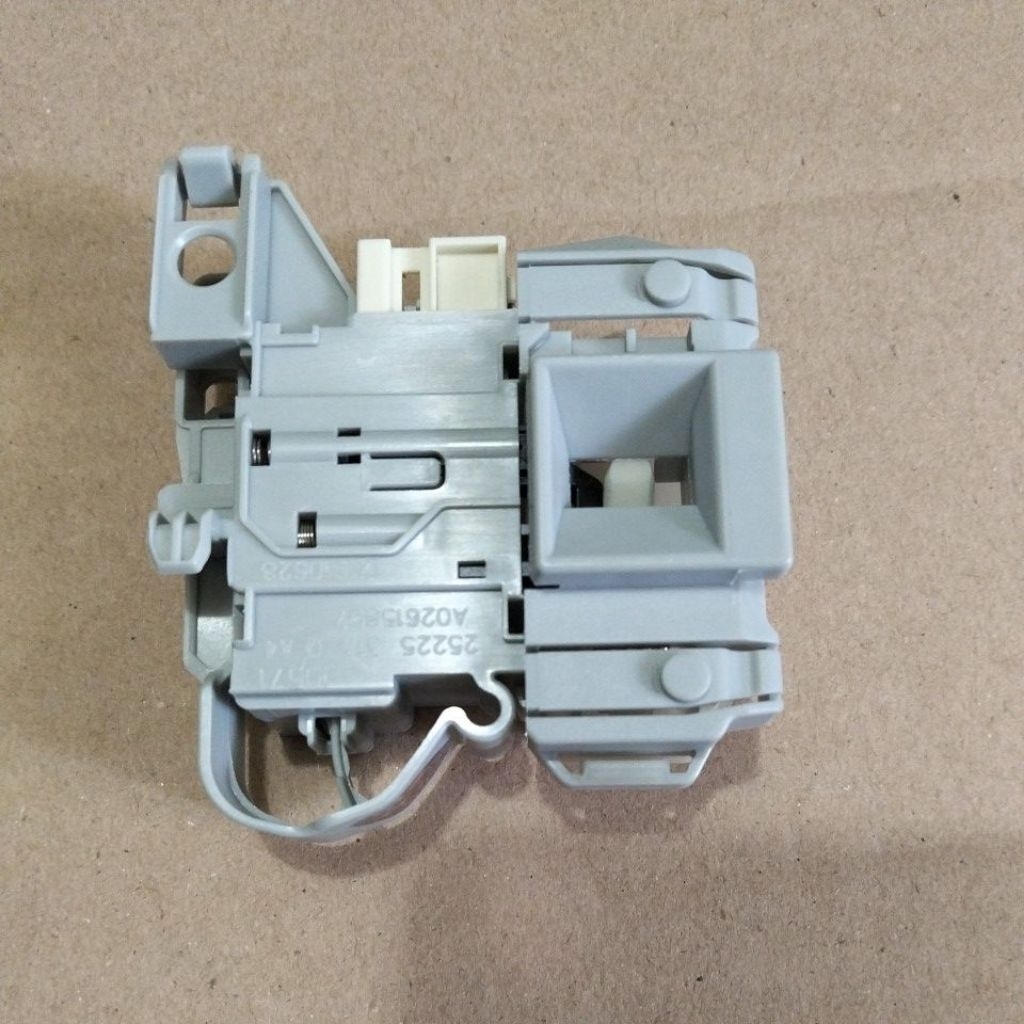 DOORLOCK mesin cuci Electrolux