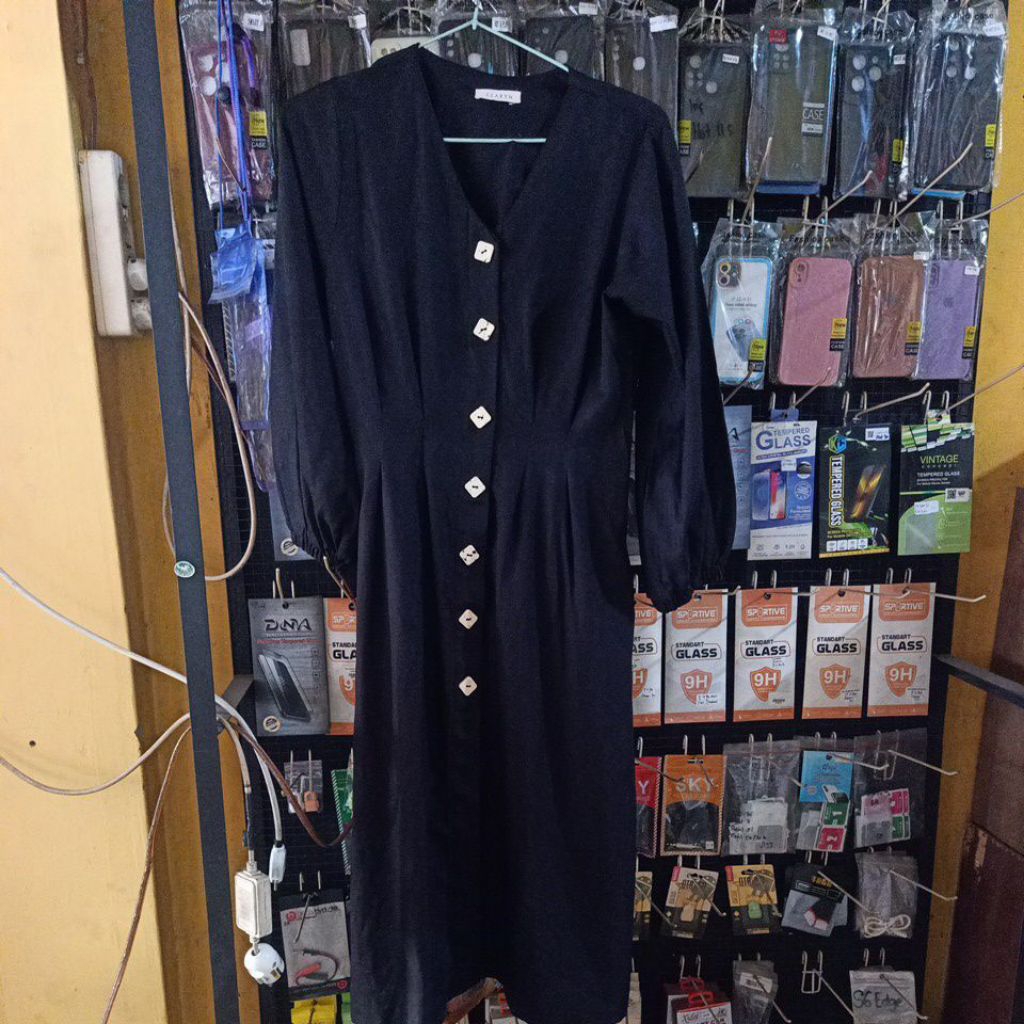 Preloved Dress Claryn The label