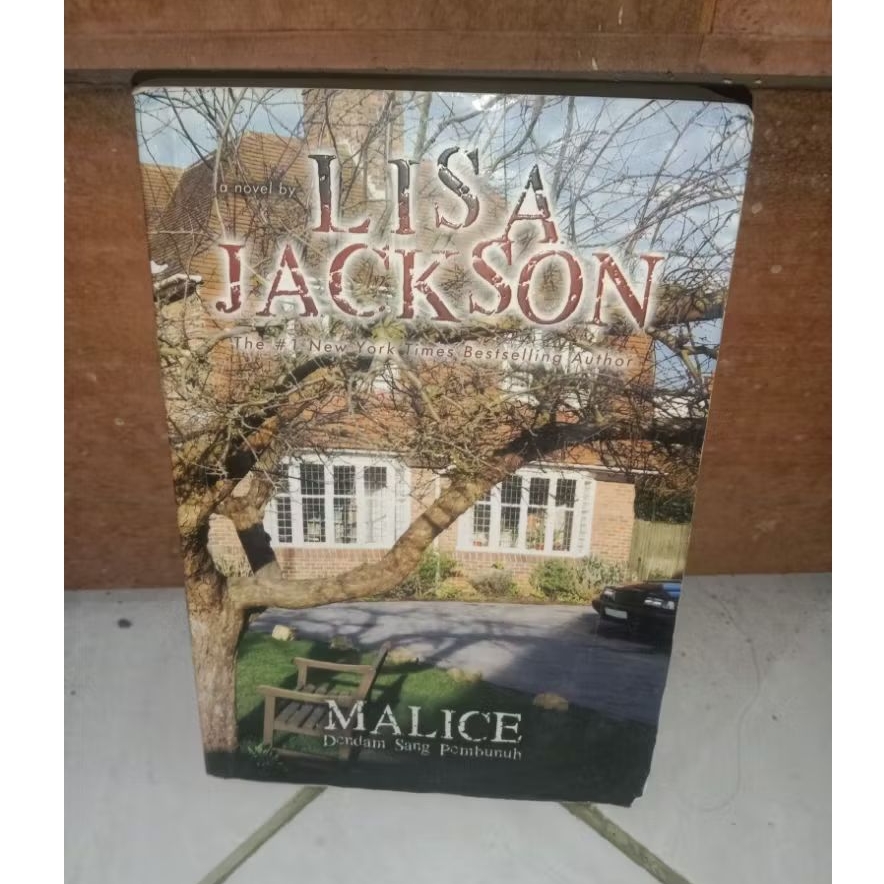 Preloved (second hand) Novel Murah MALICE by Lisa Jackson