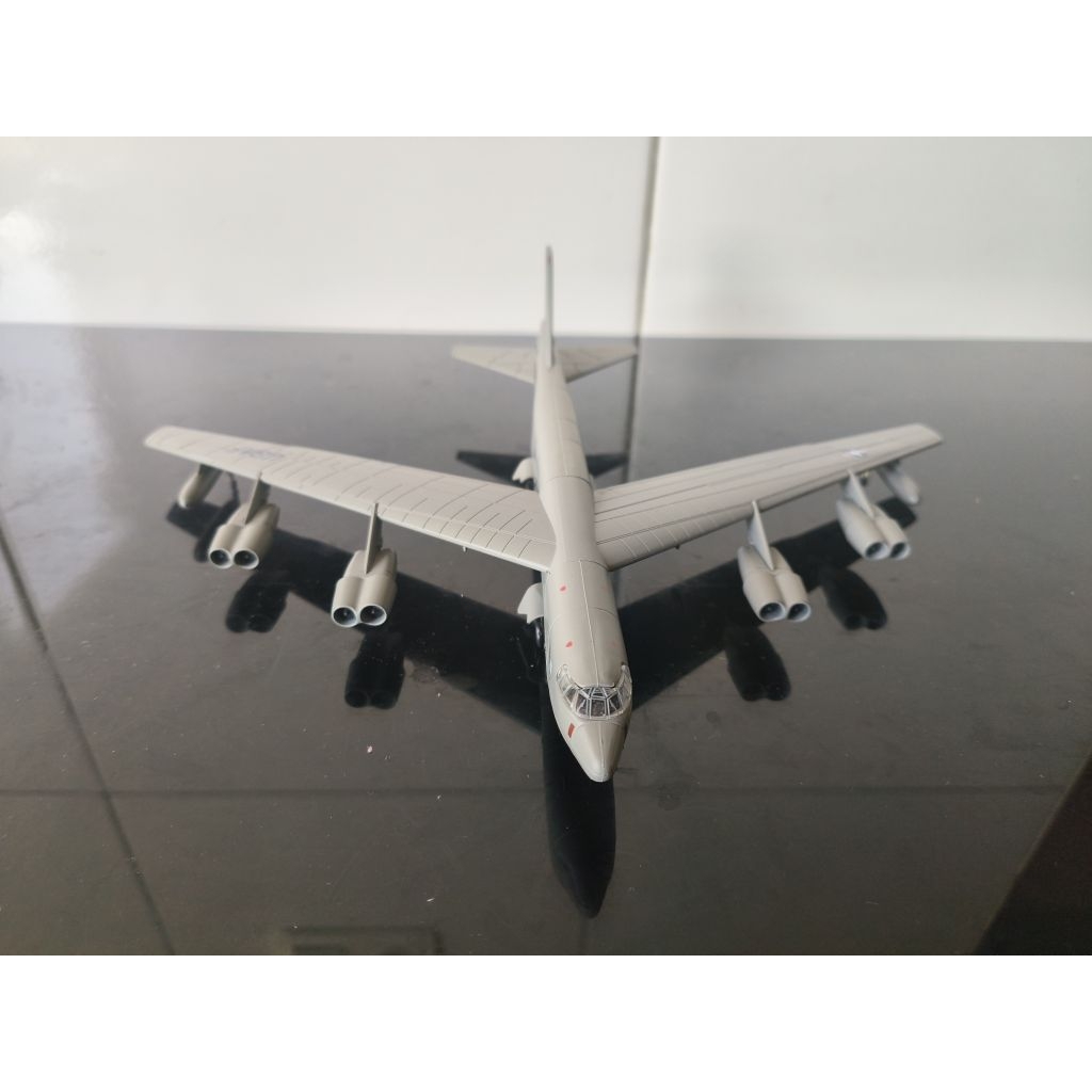 Diecast Boeing B-52Stratofortress USAF Amercom 1:200