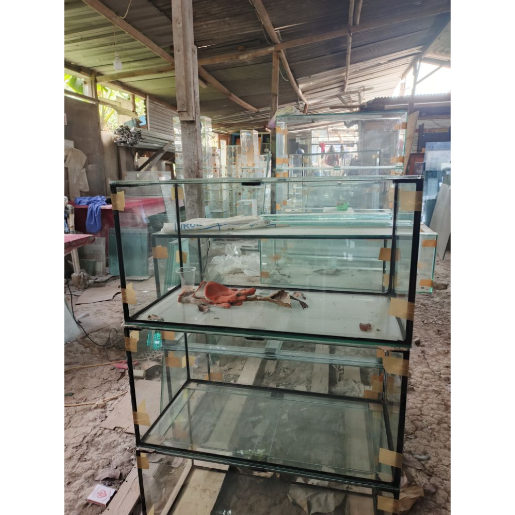 aquarium 100x50x50 kaca 8mm lem hitam