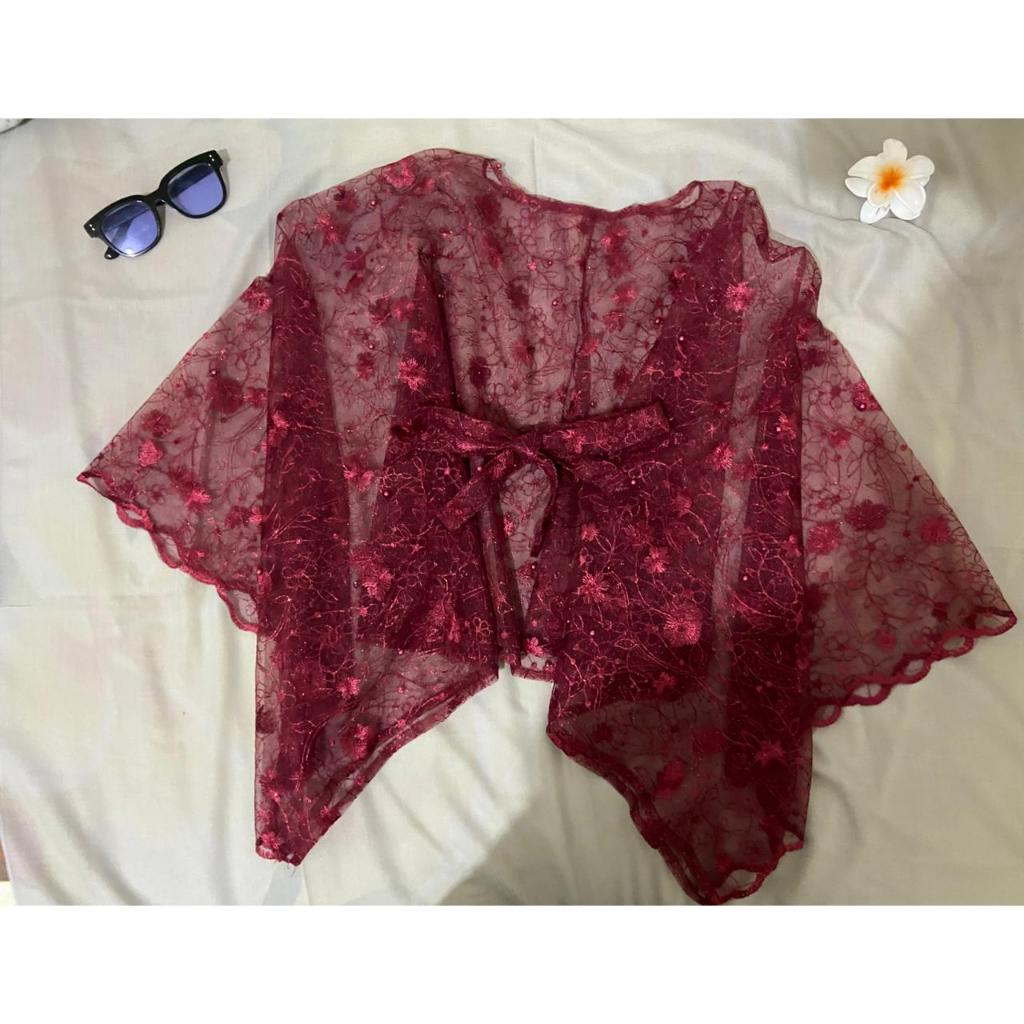 Outer Kebaya & daleman kaos garis hitam