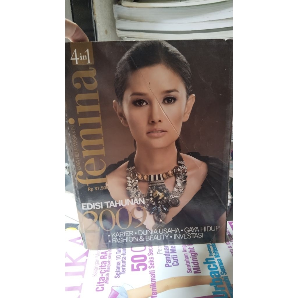 MAJALAH FEMINA EDISI TAHUNAN 2009