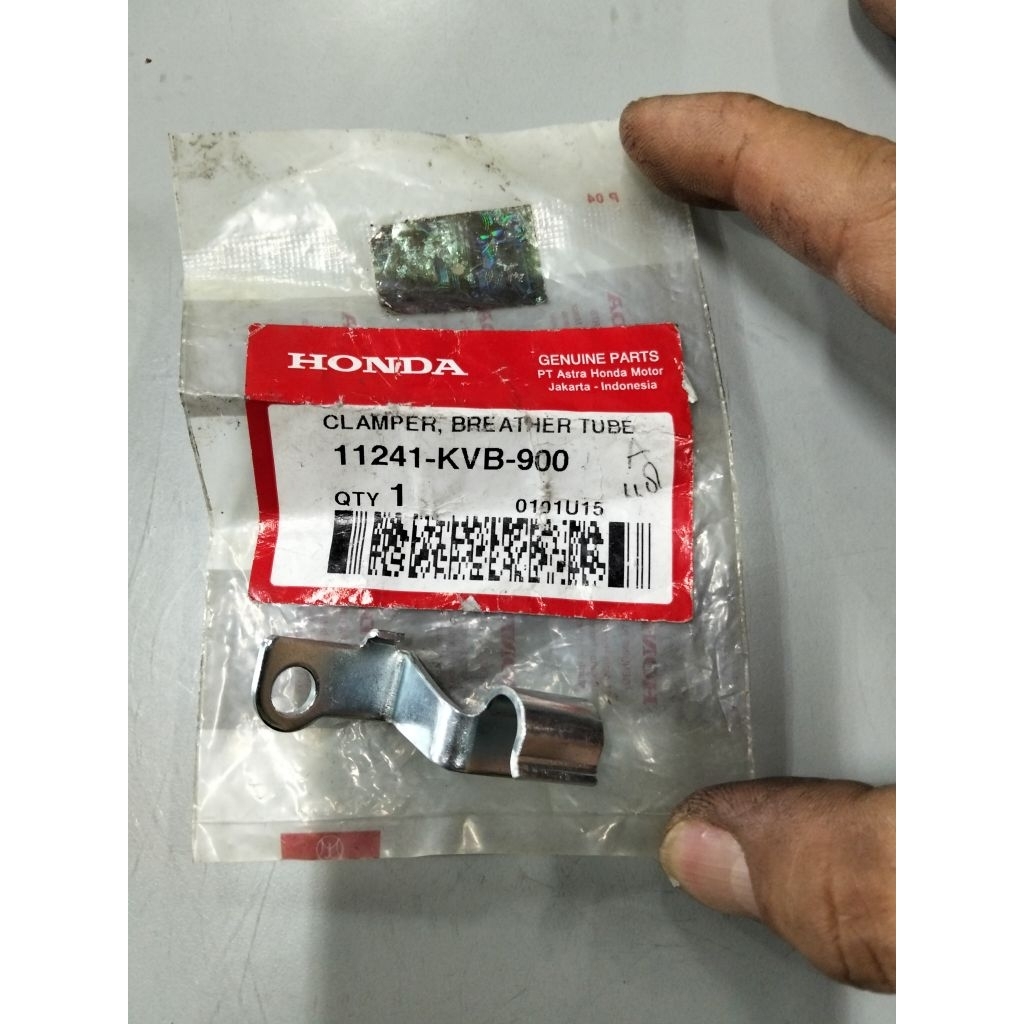 Clamper breather tube untuk motor Beat carbu Spacy carbu Vario 110cc carbu number part 11241KVB900