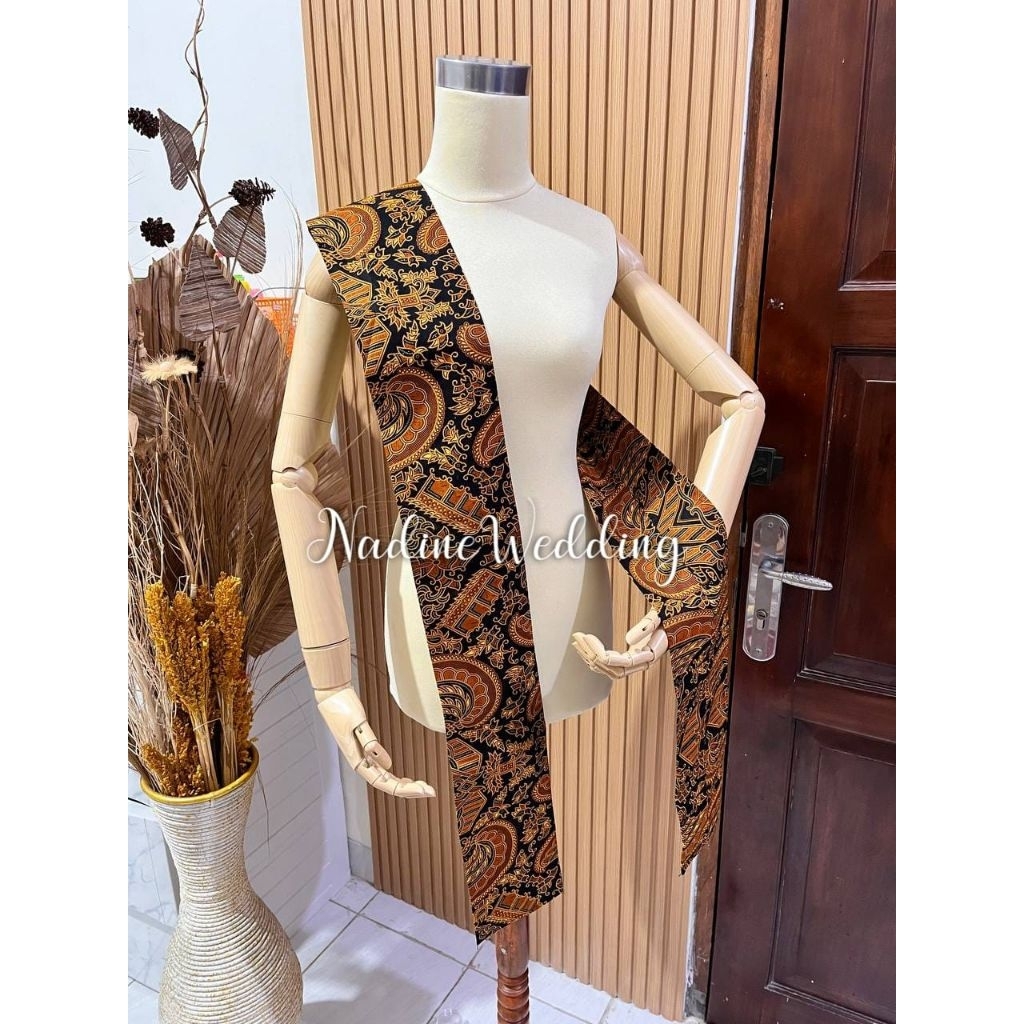 Selendang Jarik - Motif Lengkap, Nuansa Coklat & Putih