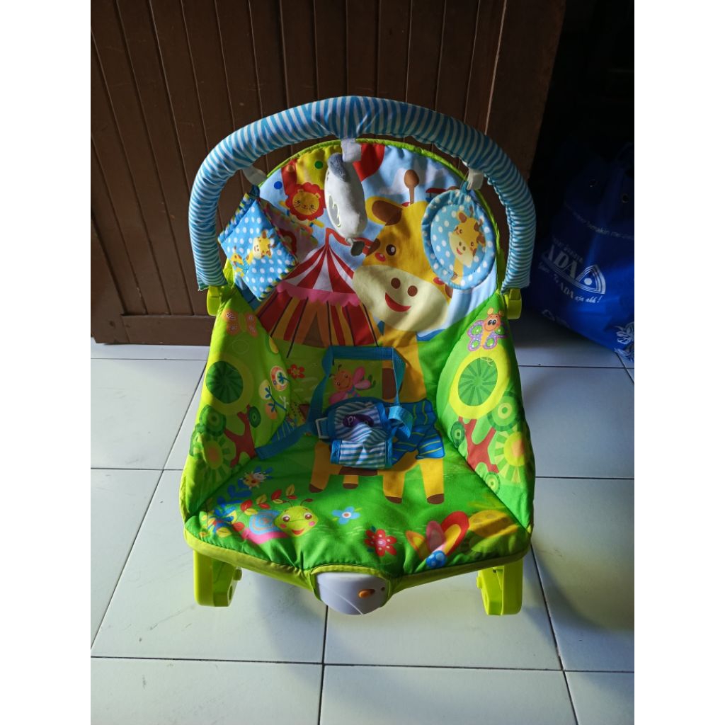 bouncer pliko ayun ayunan kursi goyang bayi