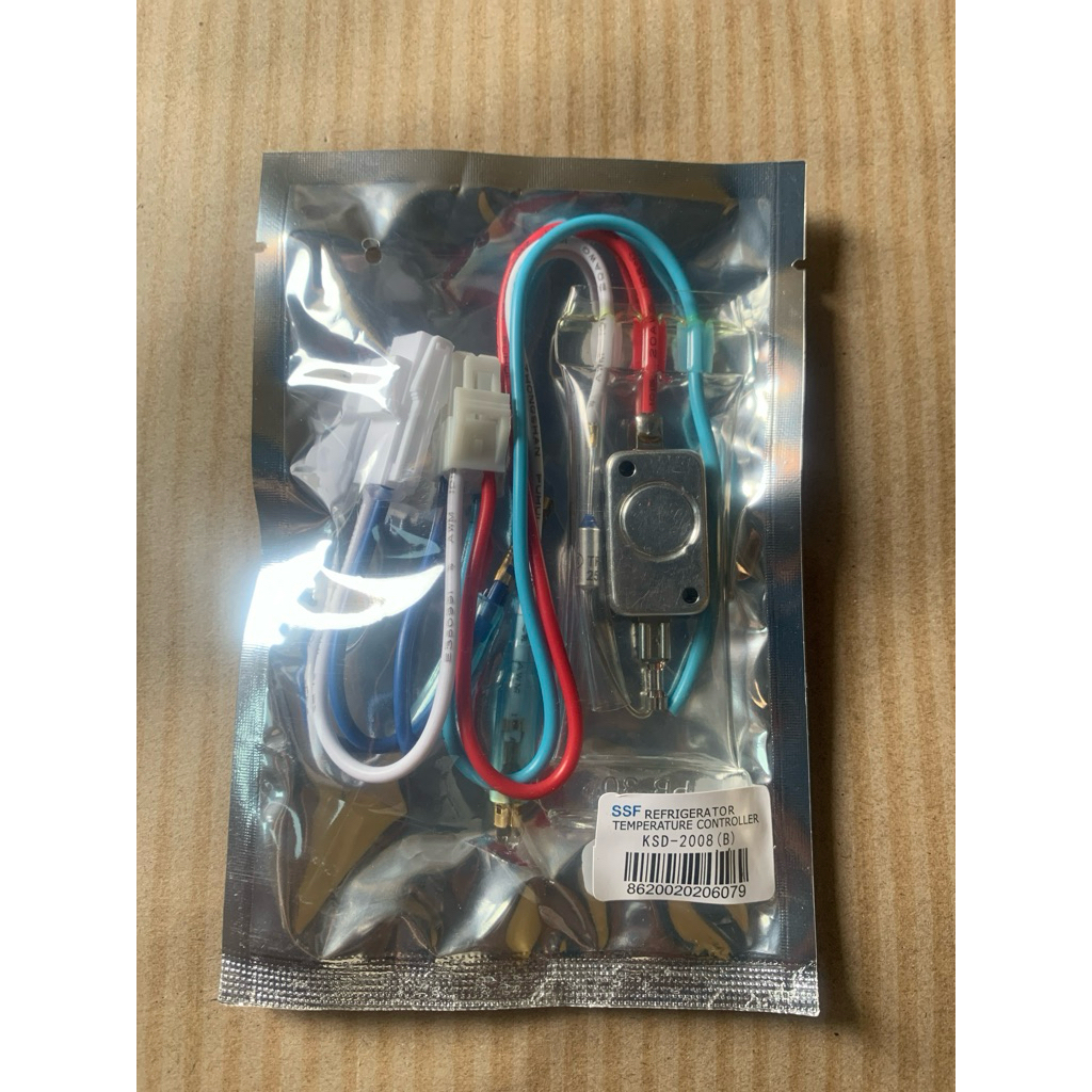 PIUS DEPROS KULKAS POLYTRON