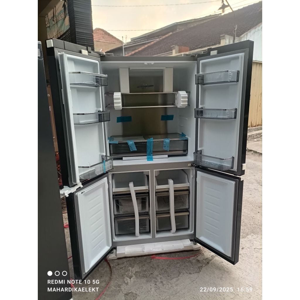 KULKAS 4 PINTU SIDE BY SIDE POLYTRON PRS 561X KAPASITAS 620 LITER