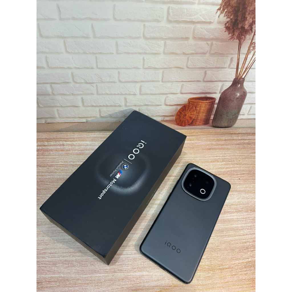 Iqoo 13 5G 15/512 Second Like New