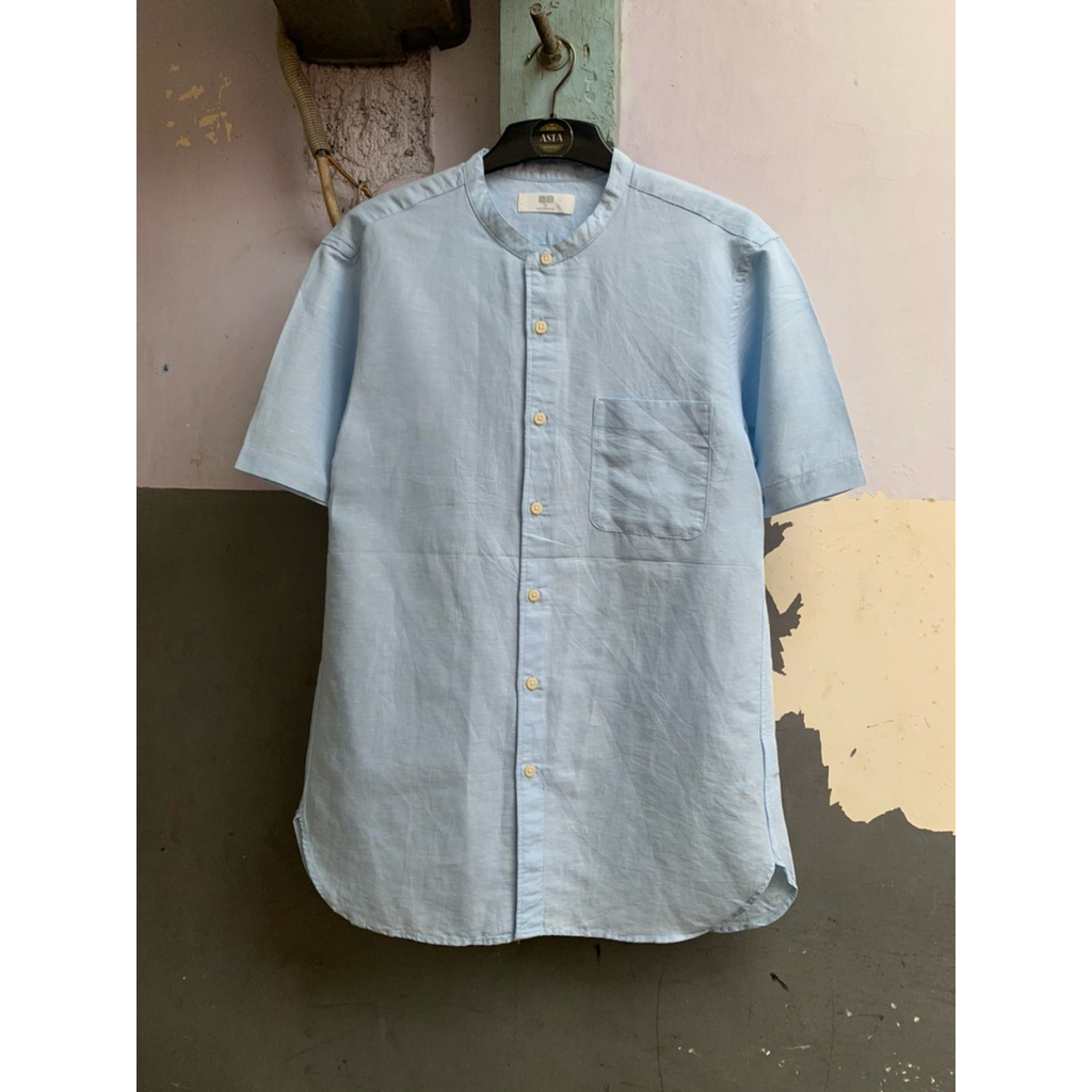 kemeja Uniklo shanghai linen polos pria lengan pendek preloved SHB.21