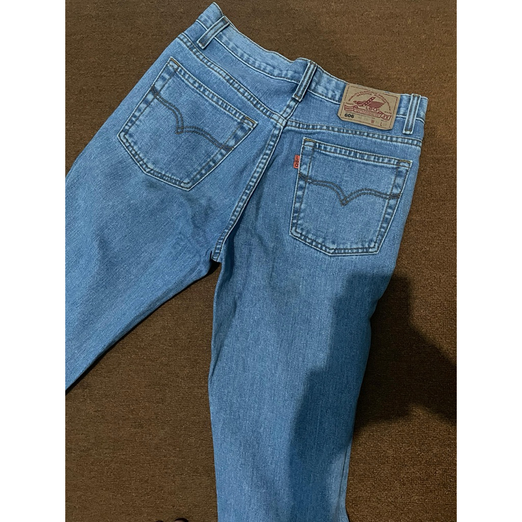 Celana levis lea 606