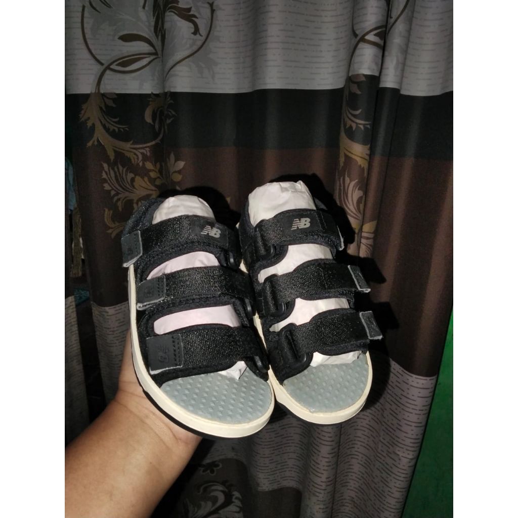 Preloved Sandal New Balance Anak Original