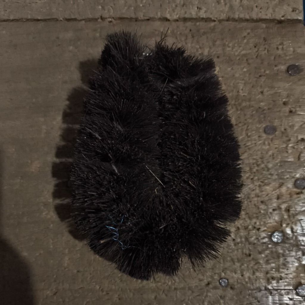 Sikat Lantai Kamar Mandi Oval warna hitam Bangka