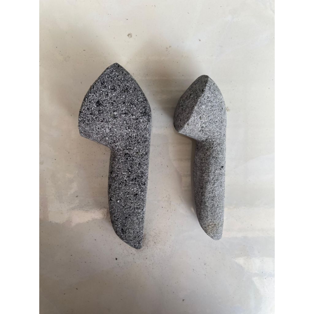 muntu batu/ulekan batu asli gunung merapi(sedang)