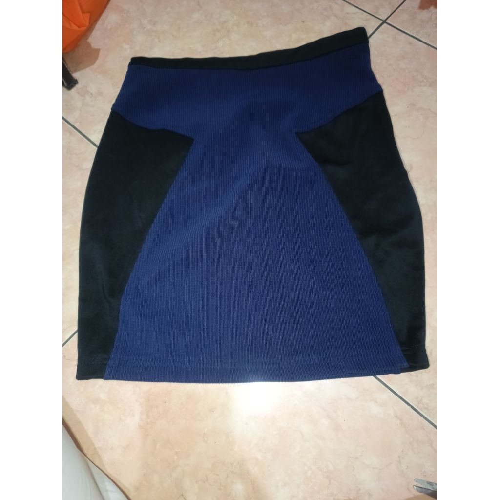 PRELOVED Skirt Brand SODAICE Ukuran S