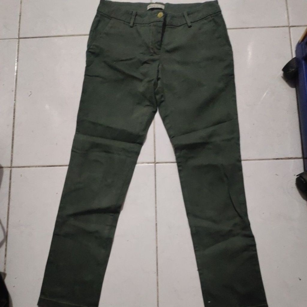 Celana panjang Nyla preloved hijau army