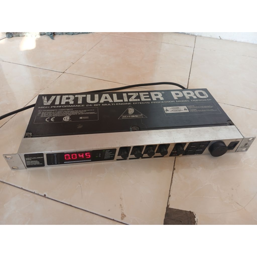 Efek vokal Behrenger virtualizer DSP 2024P  logo lama . bekas normal