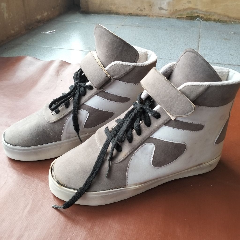 Sepatu Boots Wanita Bekas Lucky Ukuran 37 Vintage Langka