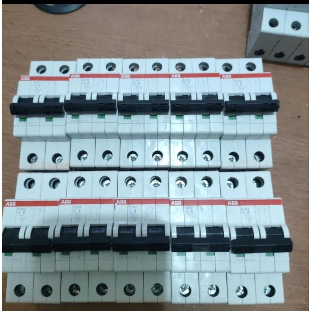 MCB ABB 2P 4A 6KA S 202 ORIGINAL