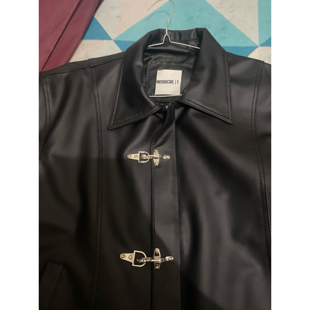 clasp lether jacket