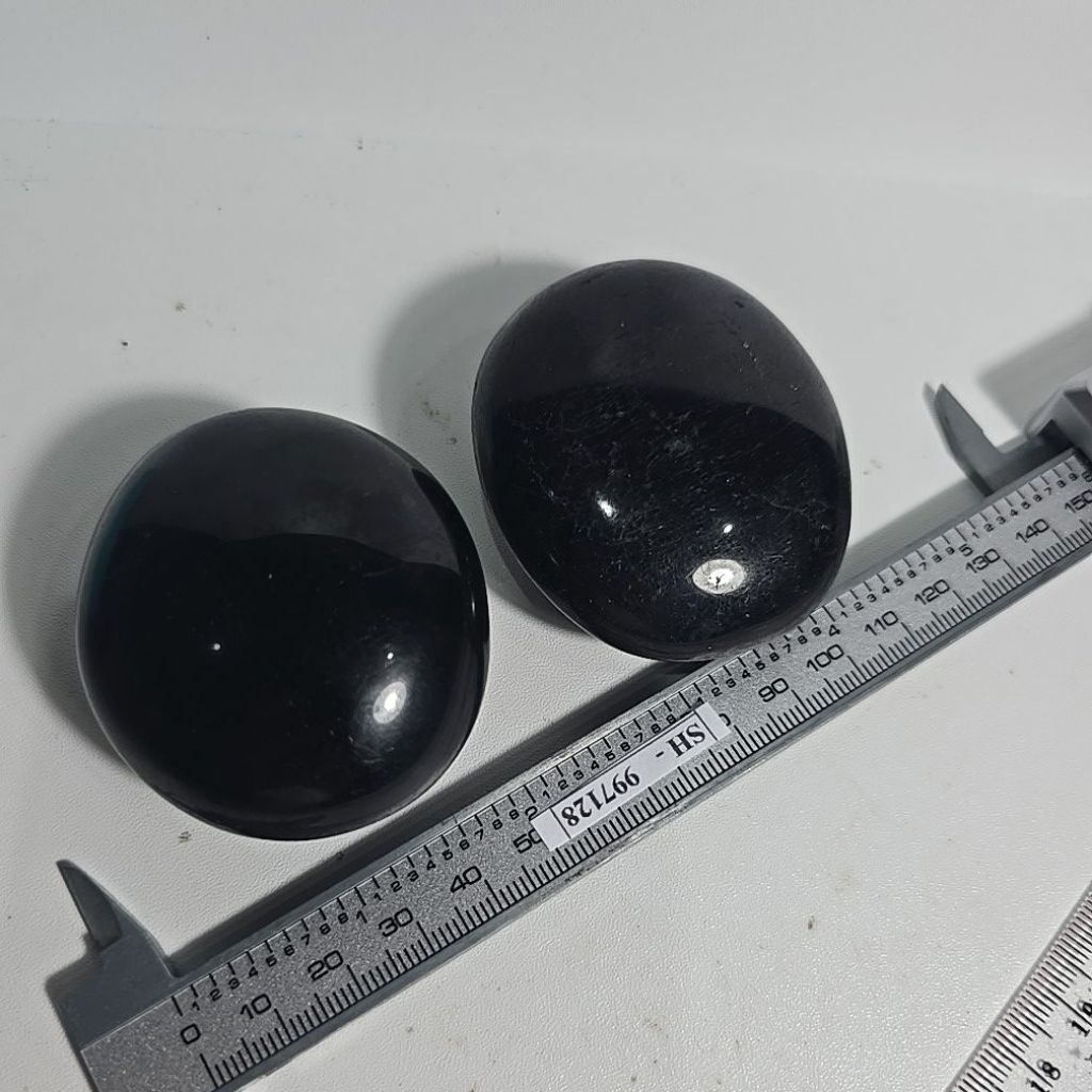 BLACK TOURMALINE PALMSTONE BRAZIL BATU ASLI