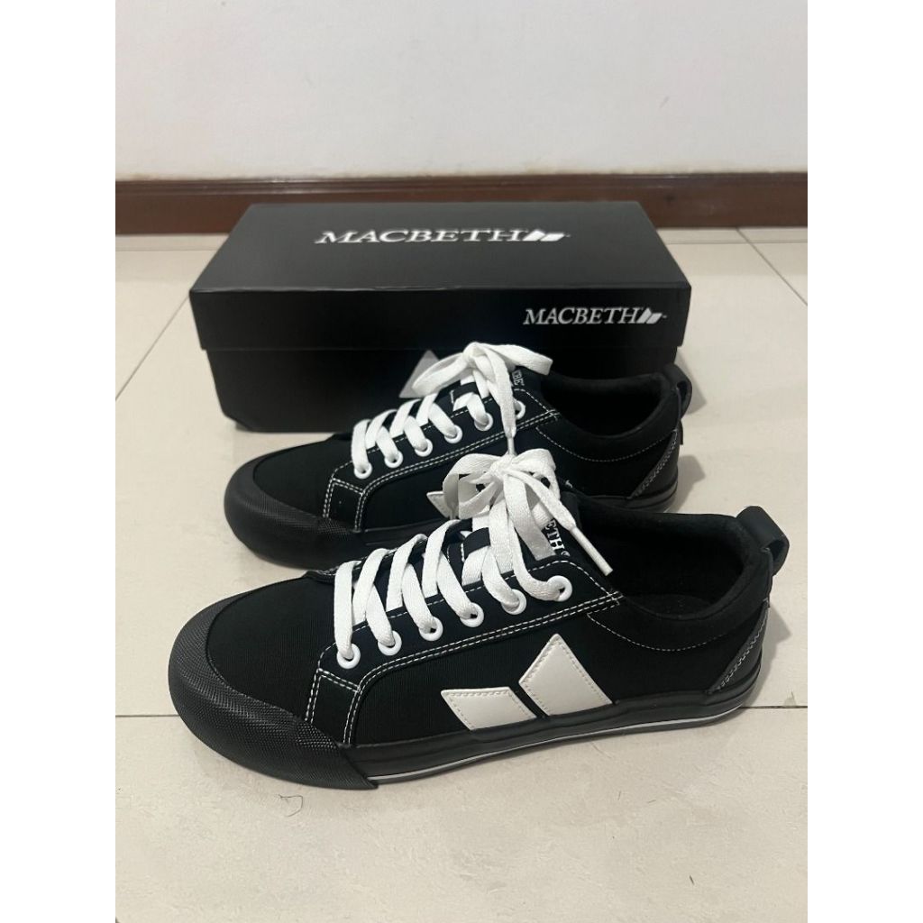 MACBETH Eliot Black Size 39 / US 6 - Original