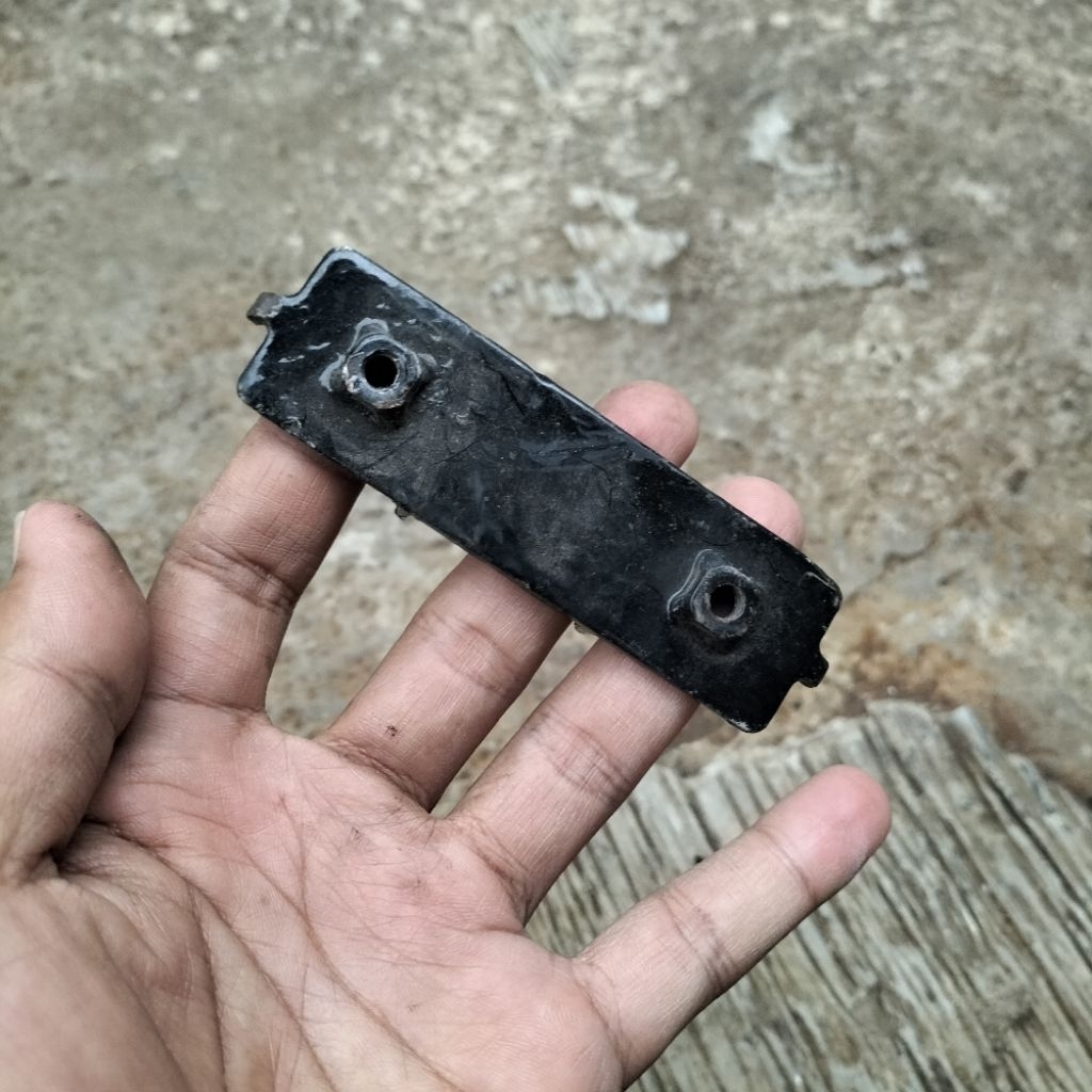 Potongan Dudukan Breket Brecket Klakson Honda Megapro Primus Original Bekas Copotan Motor Second 2nd