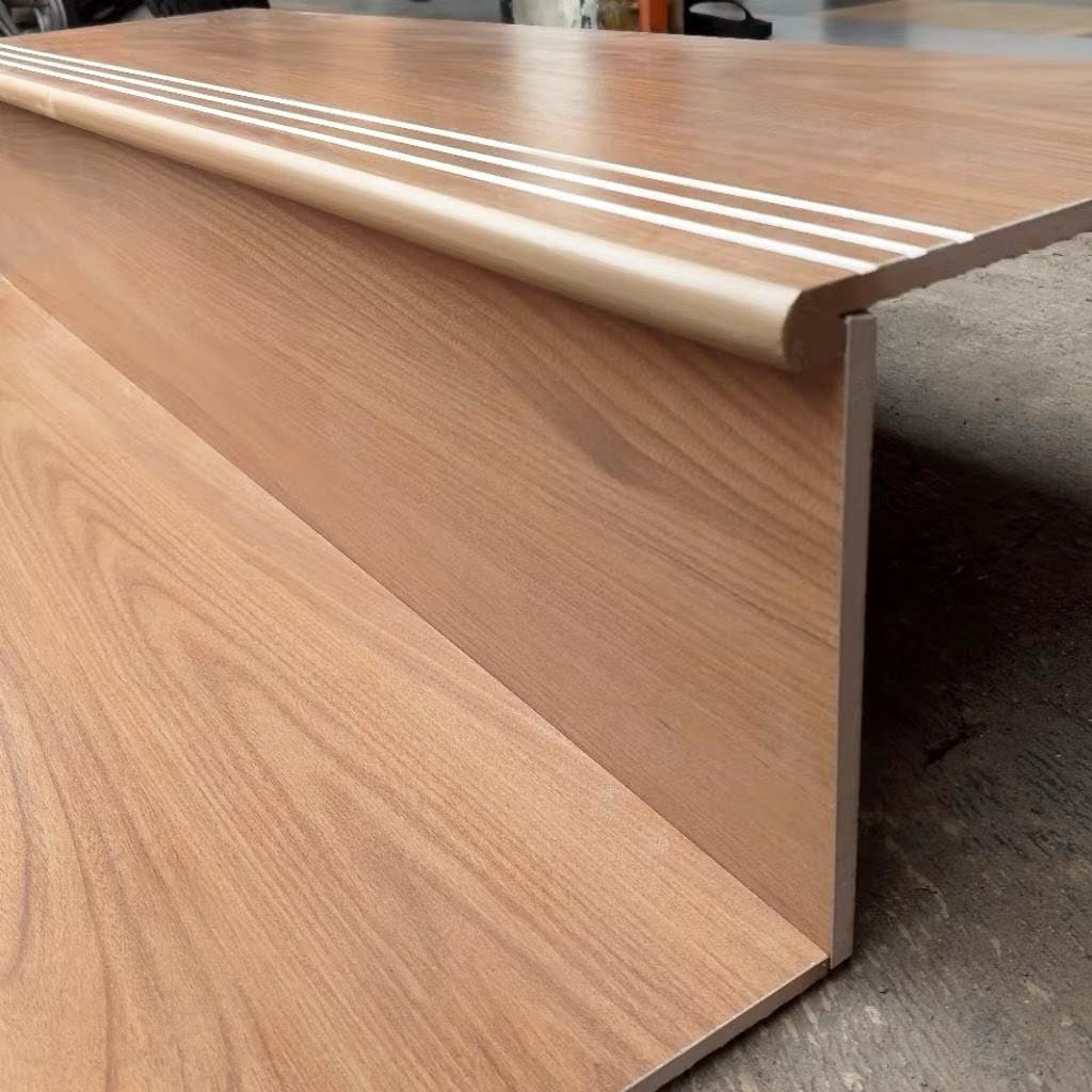 GRANIT TANGGA MOTIF KAYU DOUBLE BAVEL UKURAN 30x70 20x70