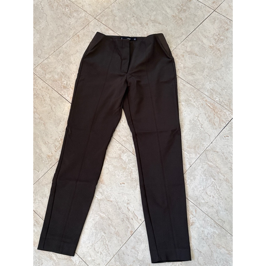 PRELOVED CELANA MANGO