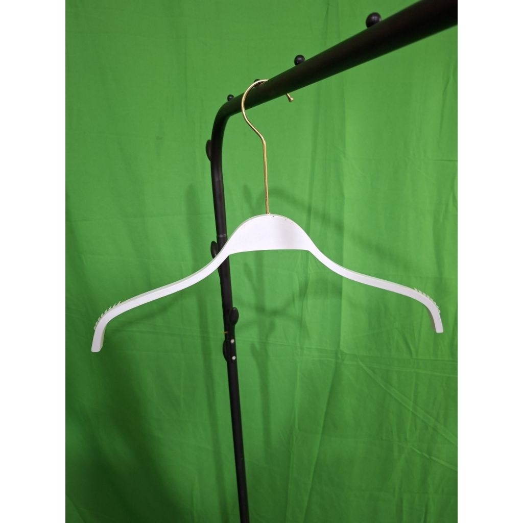hanger zara / hanger baju wanita / hanger putih / gantungan baju baju murah / hanger murah