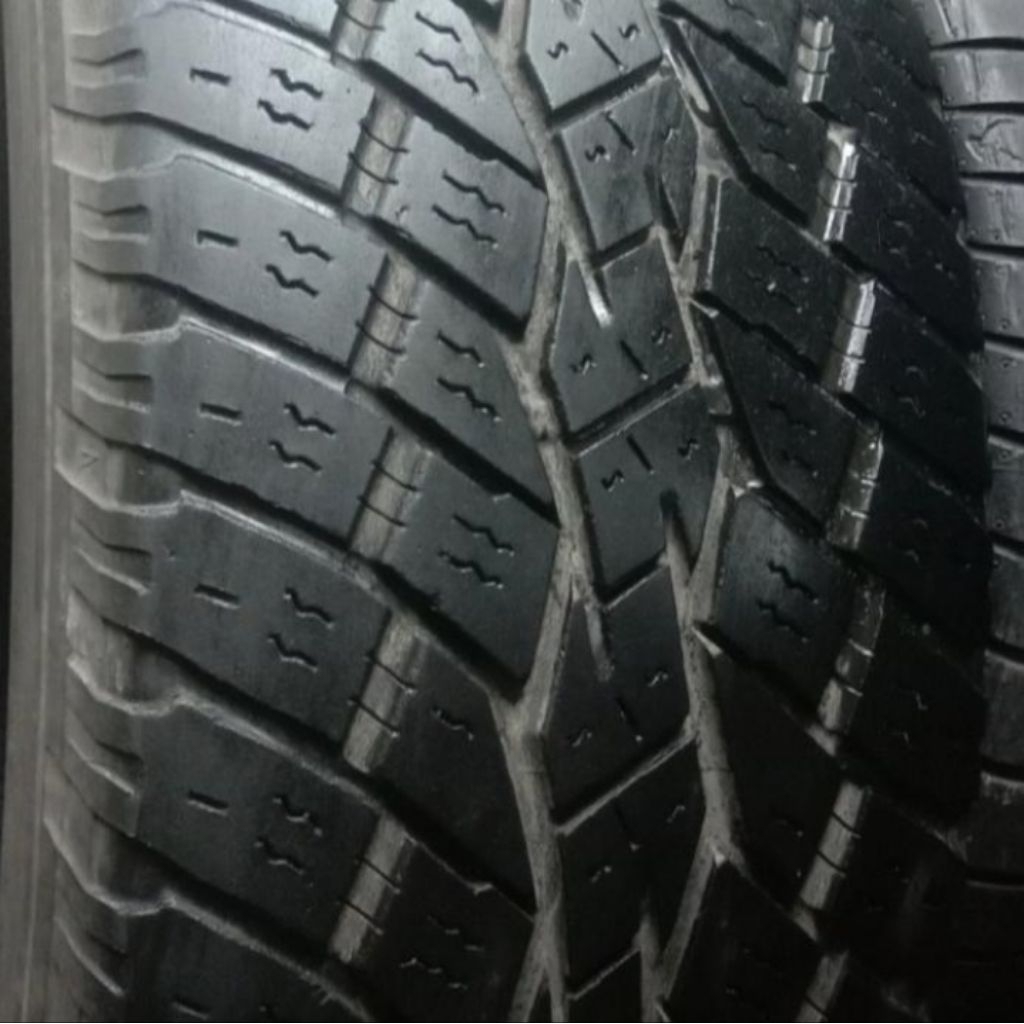 qban mobil second 275-55-20 satuan merk toyo a/t orisinil berkualitas