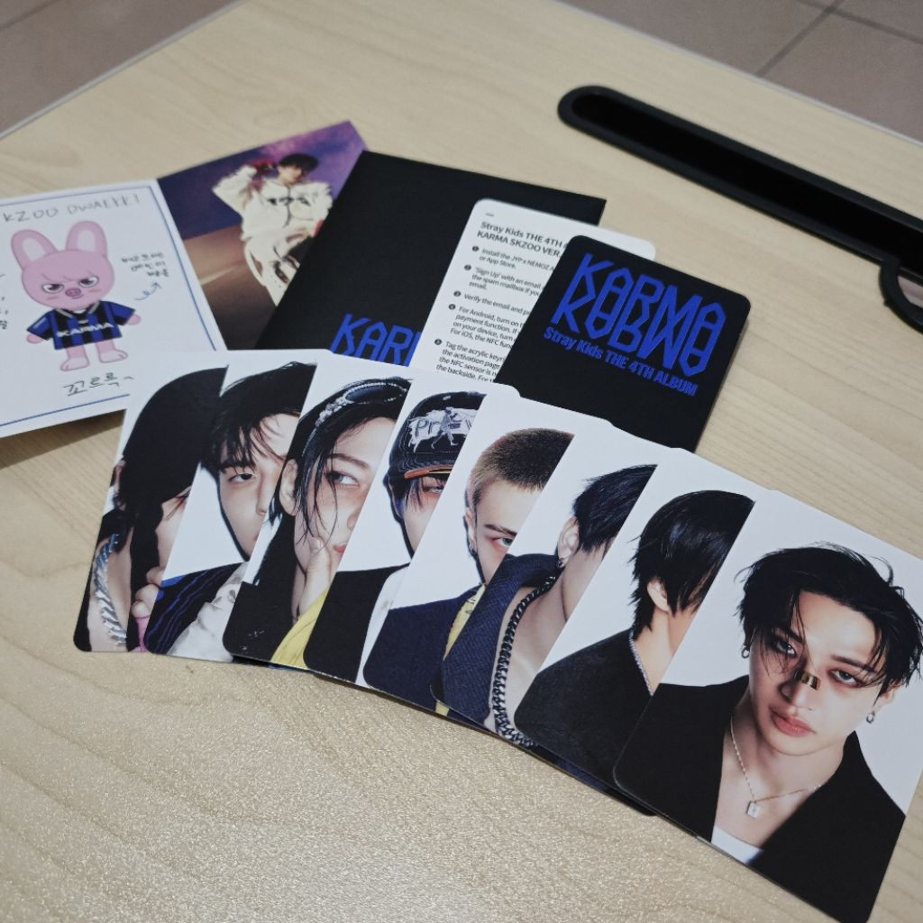 [OFFICIAL] Straykids Skzoo Karma ver. OT8 pc set with dwaekki skzoo profile